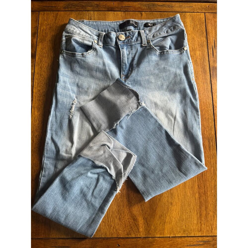 1822 Denim Taylor Jeans Size 4 Light Wash Cuffed Distressed High Rise - Picture 3 of 12